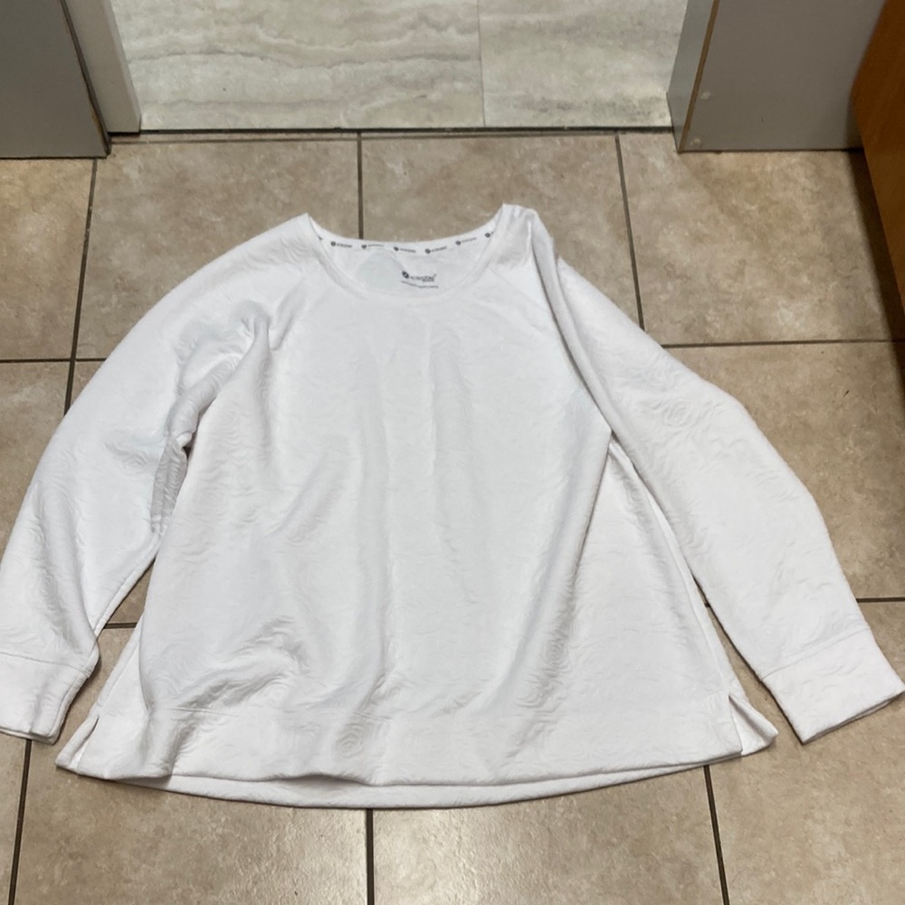 Activezone athlesure white long sleeve top